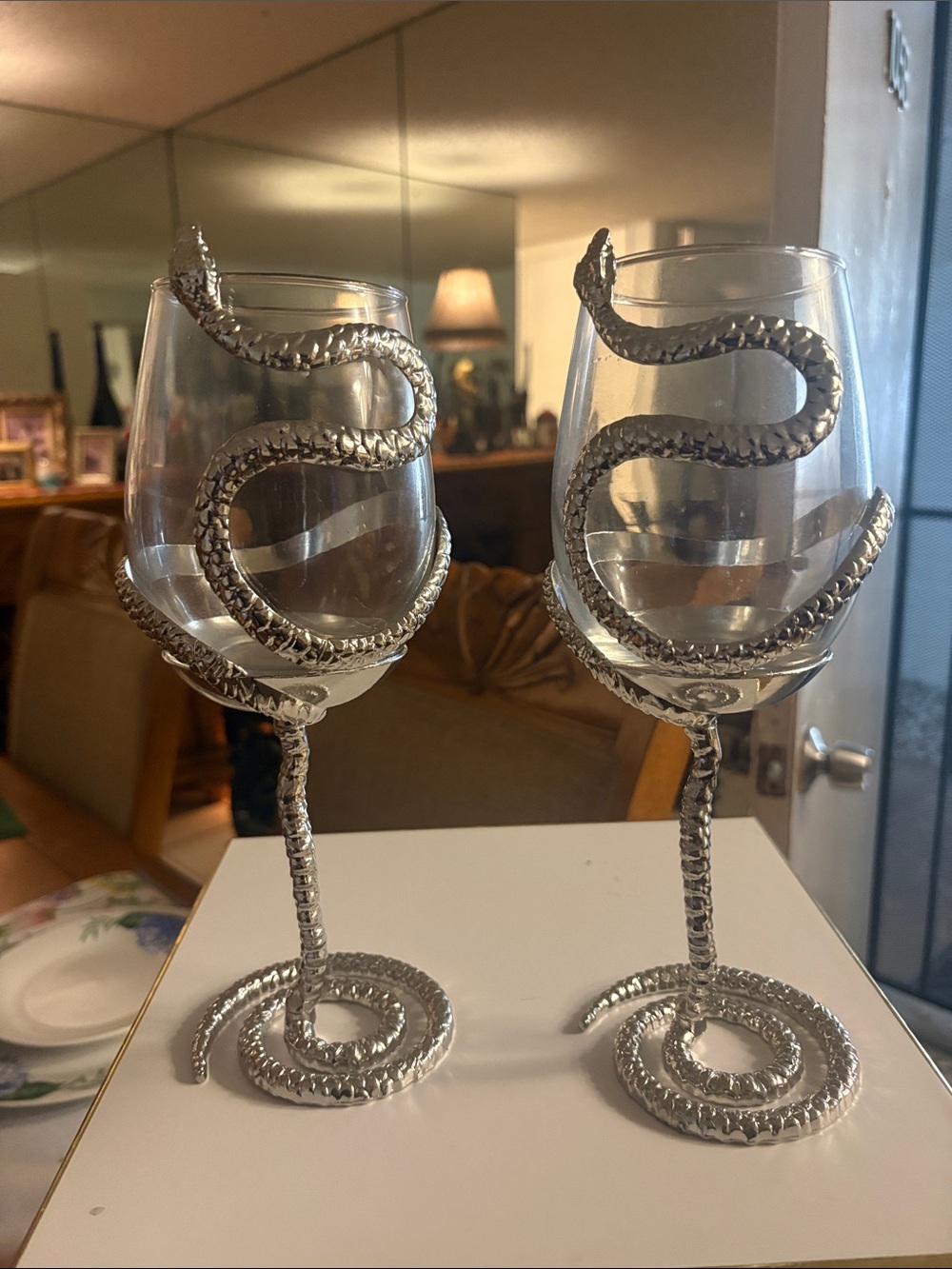 Set of 2 Snake-Wrapped Wine Glasses in Silver